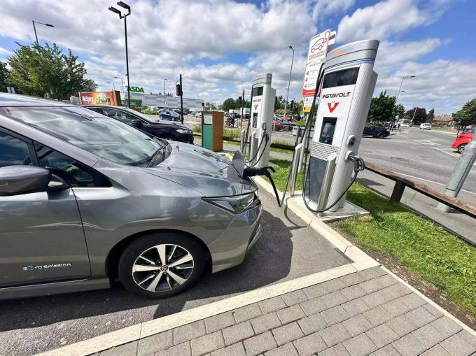 latest company news about Latest CCS2 to CHAdeMO Adapter Testing on Tesla Supercharger and other brand EV charging station!  4