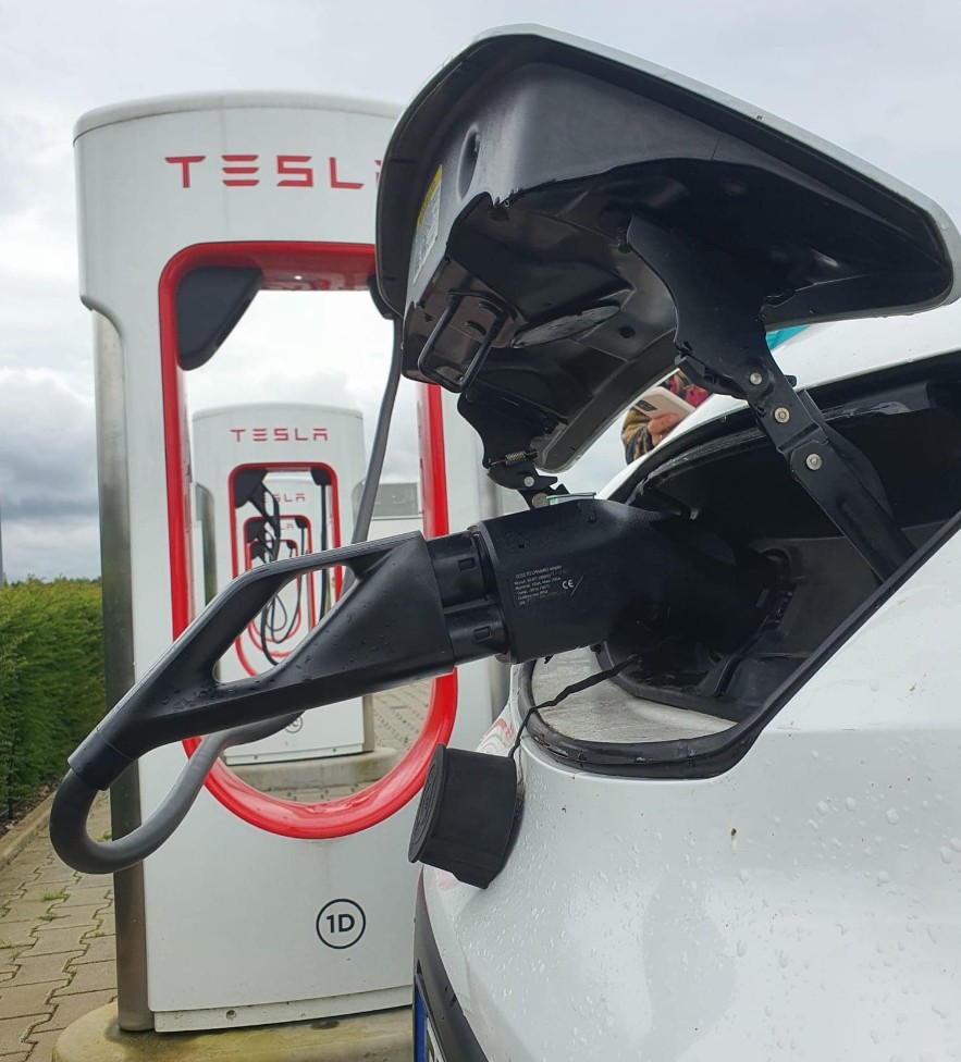 Is there an adapter for Leaf to use Tesla Supercharger?Yes sure. Sixpence CCS2 To CHAdeMo Adapter Makes it pssoiable